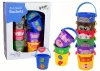Színes vödrök készlete állatokkal, piramissal