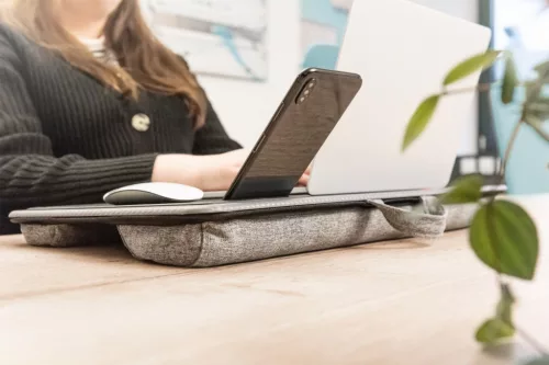 Notebook állvány egérpaddal és okostelefon-állvánnyal