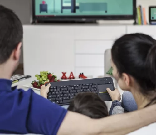 Logitech K400 billentyűzet 920-007145 (USB 2.0; Fekete)