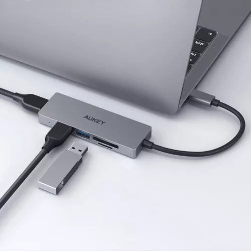 USB-C HUB CB-C63 alumínium | ultravékony | 4 az 1-ben | 3xUSB 3.1 | 1xMicroSD és SD kártyahely