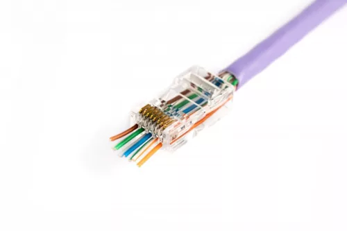 RJ45 (8p8c) átvezető dugó, cat.6, árnyékolatlan, AWG 26-24, 100 darabos csomag.
