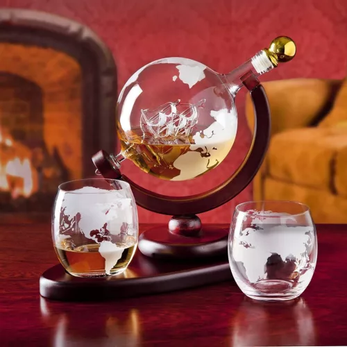 Gravírozott Whiskey Decanter Globe Adagoló + 2 Pohár