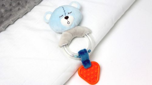 Plüssmackó csörgő fogzós játékkal babának