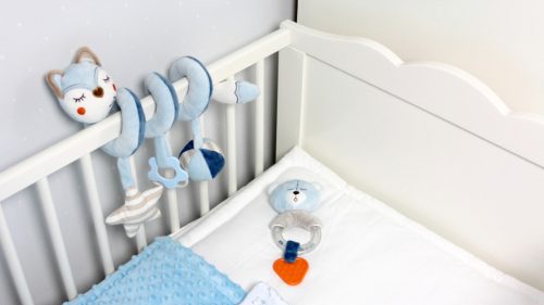 Plüssmackó csörgő fogzós játékkal babának