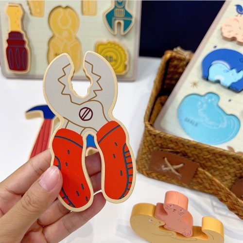 Fából készült oktató puzzle gyerekeknek szerszámokkal Zkb-2053