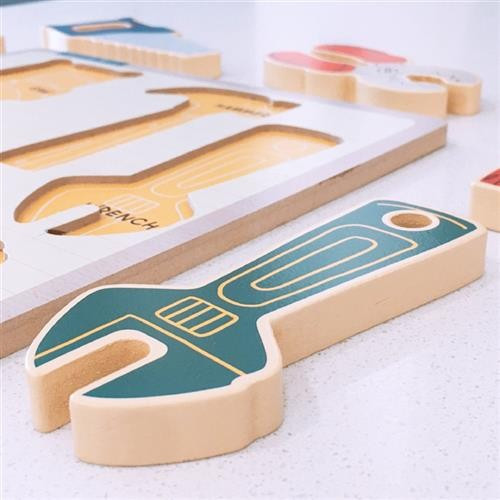 Fából készült oktató puzzle gyerekeknek szerszámokkal Zkb-2053