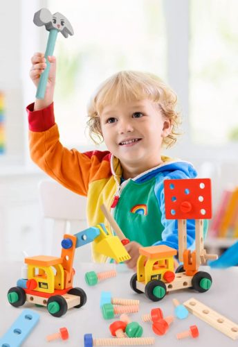 Szerszámkészlet gyerekeknek, XXL fa szerszámosláda, 15 csavar, 4 kerék, 30x30cm