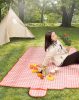 Piknik, strandtakaró, kempingszőnyeg, vízálló, hordozható, nagy, 2x2m, piros rács