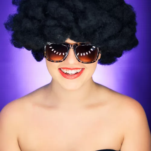 Afro paróka bulikba, fotófülkékbe, leánybúcsúkra, fekete