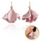 Függő fülbevalók, szemet gyönyörködtető textilvirágok, gyöngyök K1703
