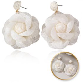   Függő fülbevaló, szemet gyönyörködtető csipkevirág, krémszínű RÓZSA bedugó K1708
