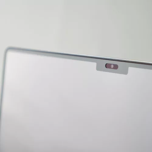 Moshi iVisorXT – Képernyővédő fólia MacBook Pro 14" (M1, 2021) számítógéphez (fekete keret)