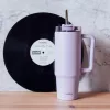 Quokka Stream - Rozsdamentes acél termosz bögre 950 ml szívószállal (lila)