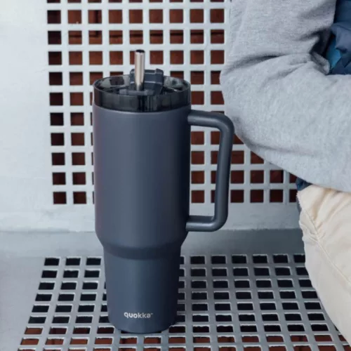 Quokka Stream - Rozsdamentes acél termosz bögre 1200 ml szívószállal (grafitszürke)