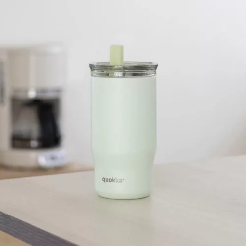 Quokka Mist - Rozsdamentes acél termosz bögre 720 ml szívószállal (pasztellzöld)