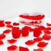 Szív fürdőkonfetti 14 rózsa alakú fürdőszappan és 600 szintetikus rózsaszirom