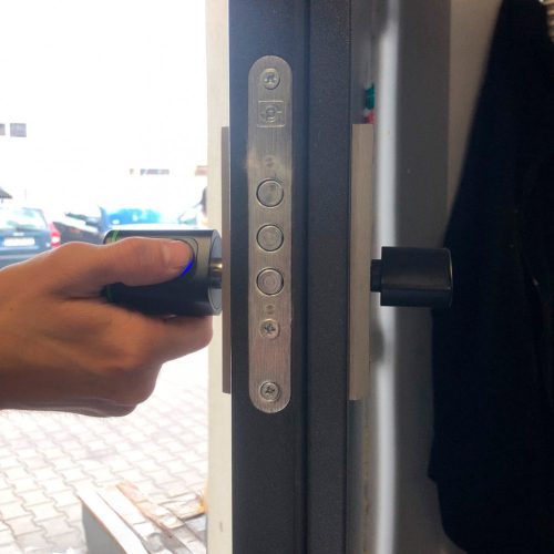 SMART elektronikus lakat, intelligens ajtóbetét Bluetooth ujjlenyomat kóddal