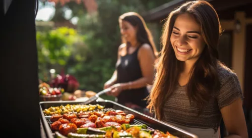 Nagy faszenes kerti grill ráccsal és fedővel, hamutartóval, hőmérővel és nyitóval