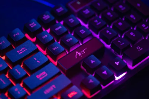 ART szett vezetékes billentyűzet USB A QWERTY világítással + vezetékes egér USB A világítással AK-50 fekete