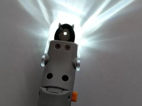 Macska kutya karomvágó LED fénnyel