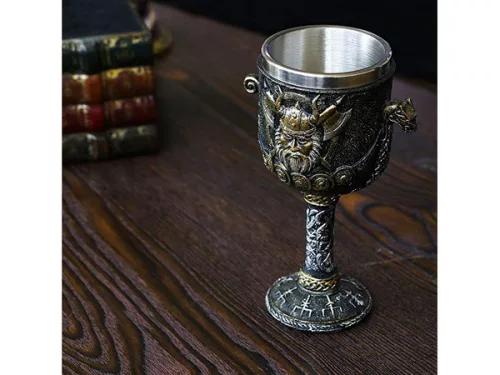 Pocal viking, cană decorativă, polirășină și oțel