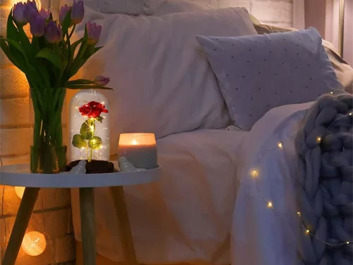 Örök rózsa üvegben, piros ajándék, LED lámpa, női alkalomra