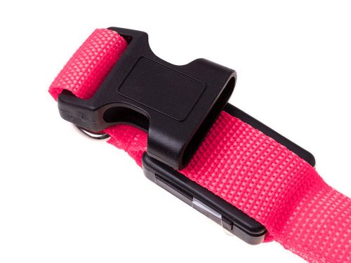 Led világító sötétítő nyakörv kutyák és macskák számára állítható 59cm rózsaszín