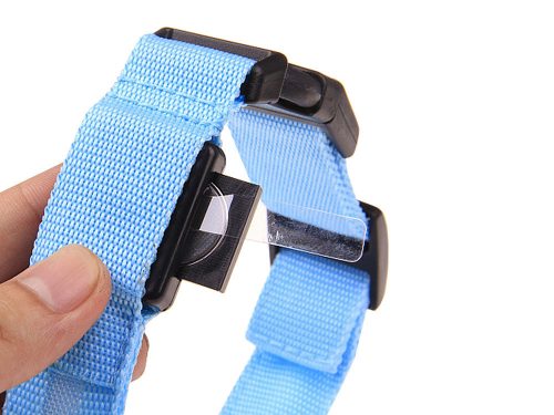 Led világító sötétítő nyakörv kutyák és macskák számára állítható 59cm kék