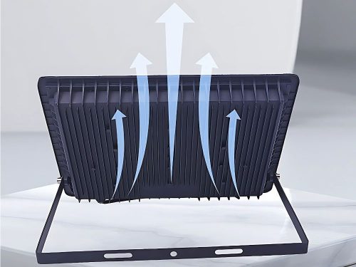 LED reflektor 30W 6000 K szürkülátérzékelővel IP66