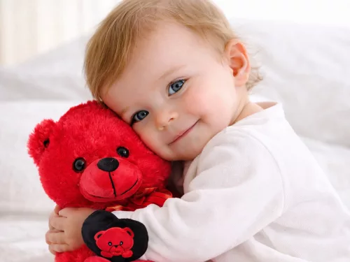 Plüssmaci„i love you” szívvel – ajándék, ölelhető kisállat, piros