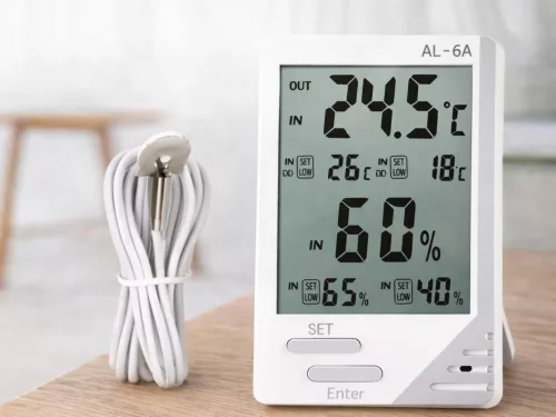 Időjárás-mérő állomás lcd-képernyős hőmérő és párásmérő és magnesztikus szobái időjárás-mérő