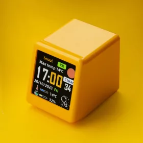 okos ébresztőóra sárga elektronikus LED órával