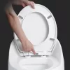levehető zsanérokkal ellátott, lágyan záródó WC-ülőke